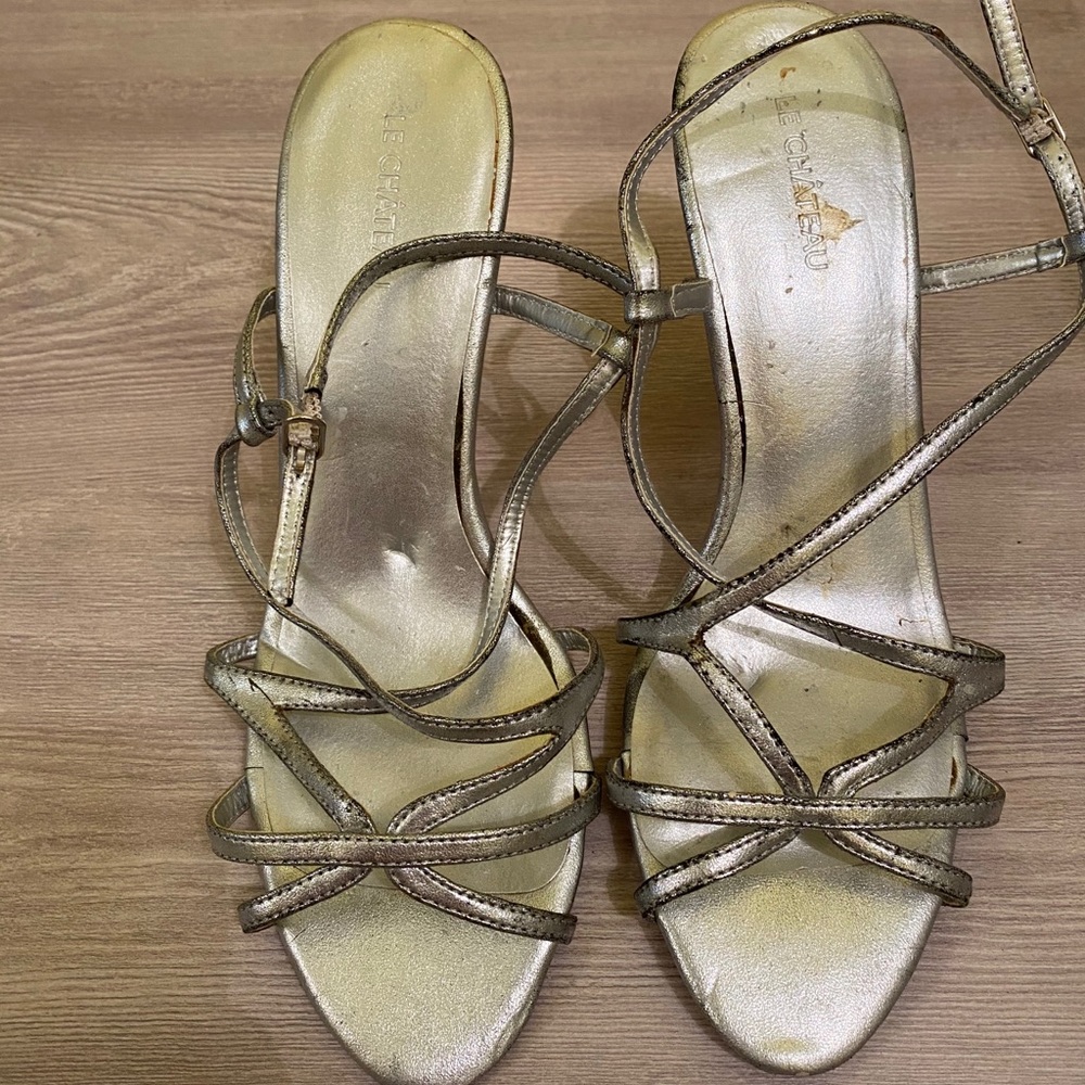 NWT le chateau silver sandal heels size 10